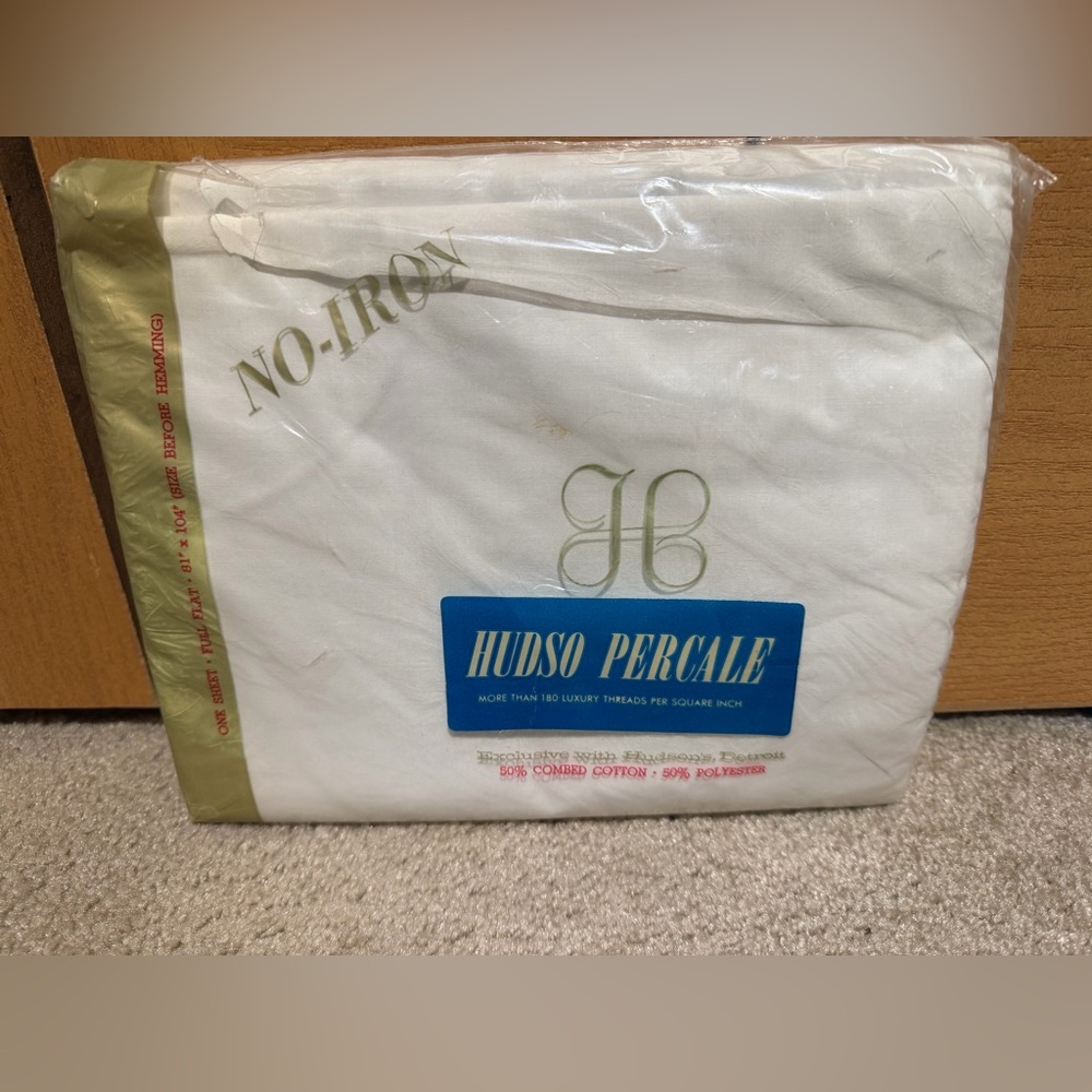 New in package Vintage Hudso Percale No-Iron White Bedding Sheet